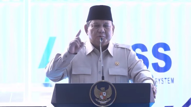 Prabowo Optimistis Karhutla RI Bisa Teratasi dalam Dua Pekan