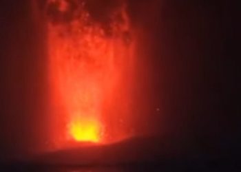 Empat Gunung Api Erupsi Pagi Ini Anak Krakatau Salah Satunya