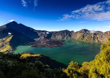 Kebakaran Melanda Rinjani, Jalur Pendakian Ditutup Sementara