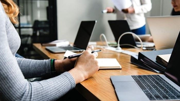 Bisnis Hobi dan Kreatif Tumbuh di Tengah Ancaman AI terhadap Dunia Kerja