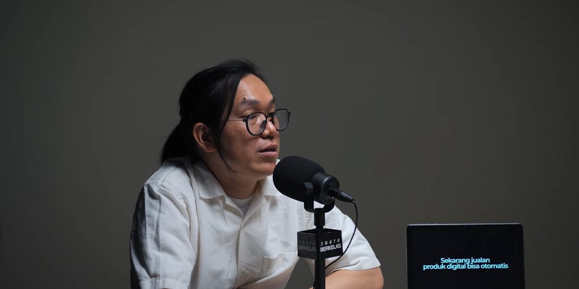 Dr. Andreas: Topeng Bukan Kepalsuan, Tapi Peran yang Kita Mainkan