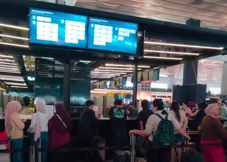 Bandara Soetta Tutup akibat Erupsi Anak Krakatau, Puluhan Penerbangan Terdampak
