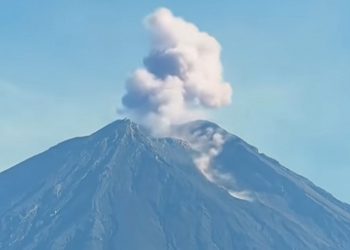 Semeru Masih Erupsi, BPBD Pastikan Status Tetap Siaga