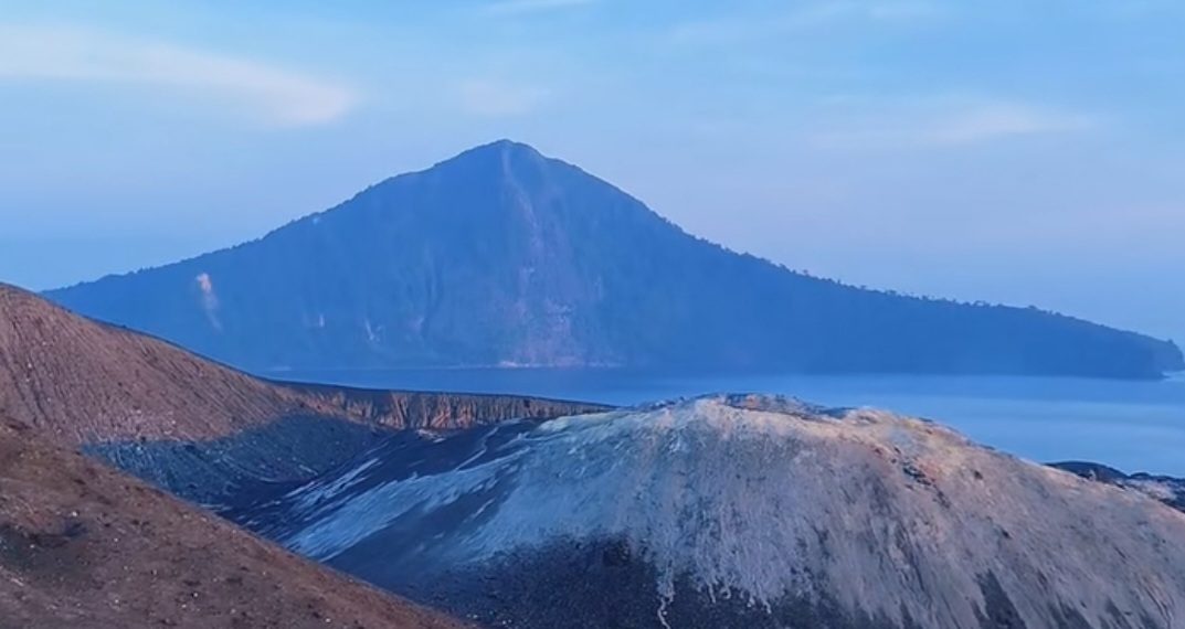 Dari Kehancuran Krakatau, Begini Proses Gunung Anak Krakatau Muncul di Tengah Laut