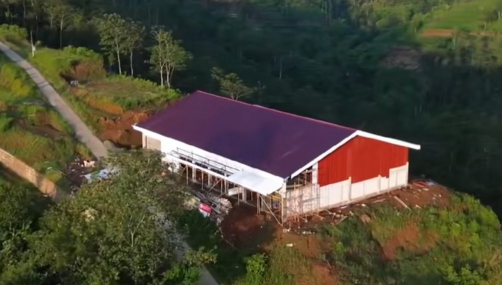 Kopdes Merah Putih di Lereng Gunung Prau Berutang Rp130 Juta