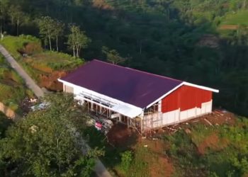 Kopdes Merah Putih di Lereng Gunung Prau Berutang Rp130 Juta