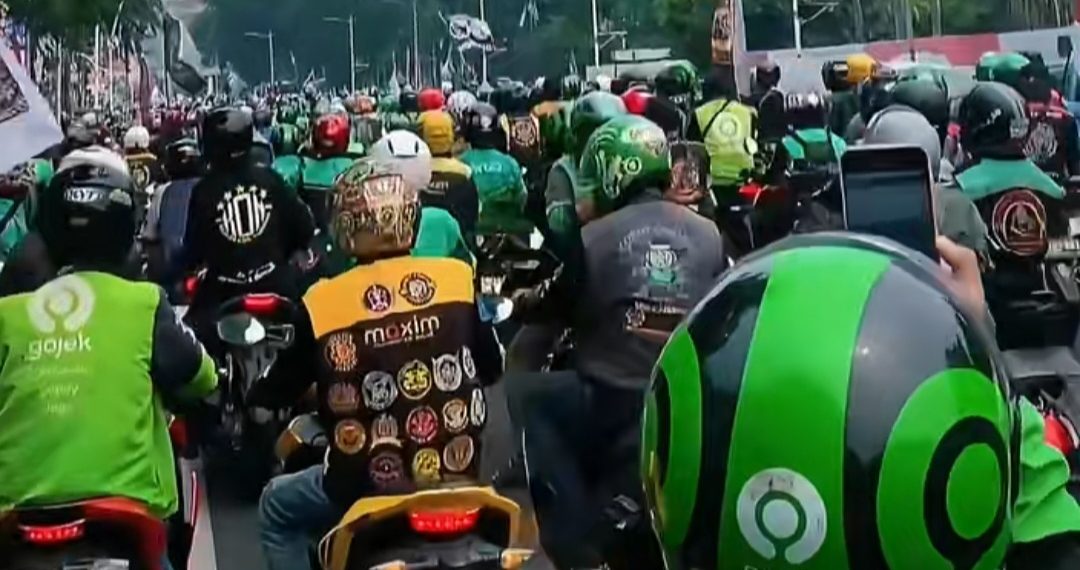 Ojol Kompak Tolak Jadi UMKM, Geruduk Gedung DPR