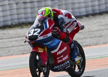 Kiandra Ramadhipa meraih 16 poin dari dua balapan di Valencia dan mencatat fastest lap pertama di Moto3 Junior World Championship.