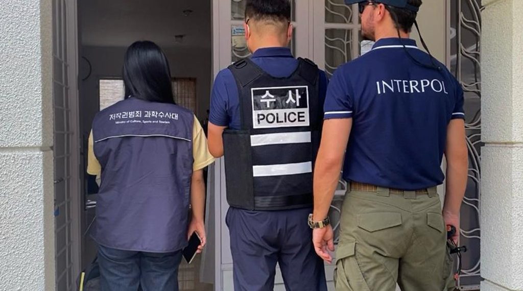 Sebanyak 110 buron Interpol dari berbagai negara diketahui bersembunyi di Korea Selatan, dengan kasus penipuan menjadi yang terbanyak.