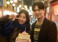 Suzy dan Lee Jin Wook kembali dipertemukan dalam film romantis Seven O'Clock Breakfast Club for the Brokenhearted setelah tiga tahun.