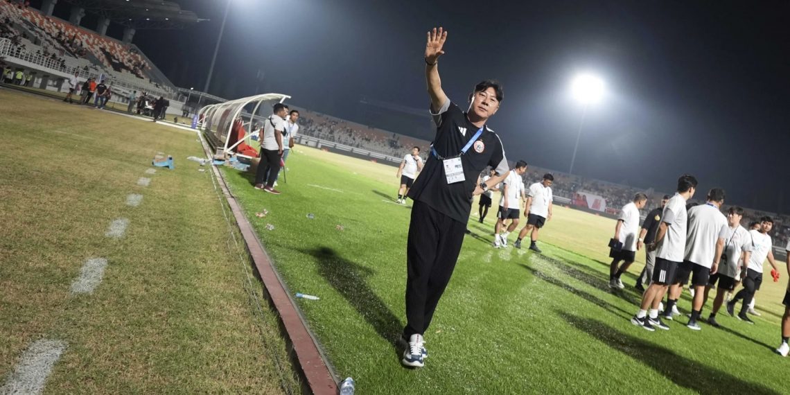 Shin Tae-yong meminta Jakmania menjaga ketertiban dan sportivitas jelang Persija vs Persib di SUGBK, Sabtu (12/9/2026).