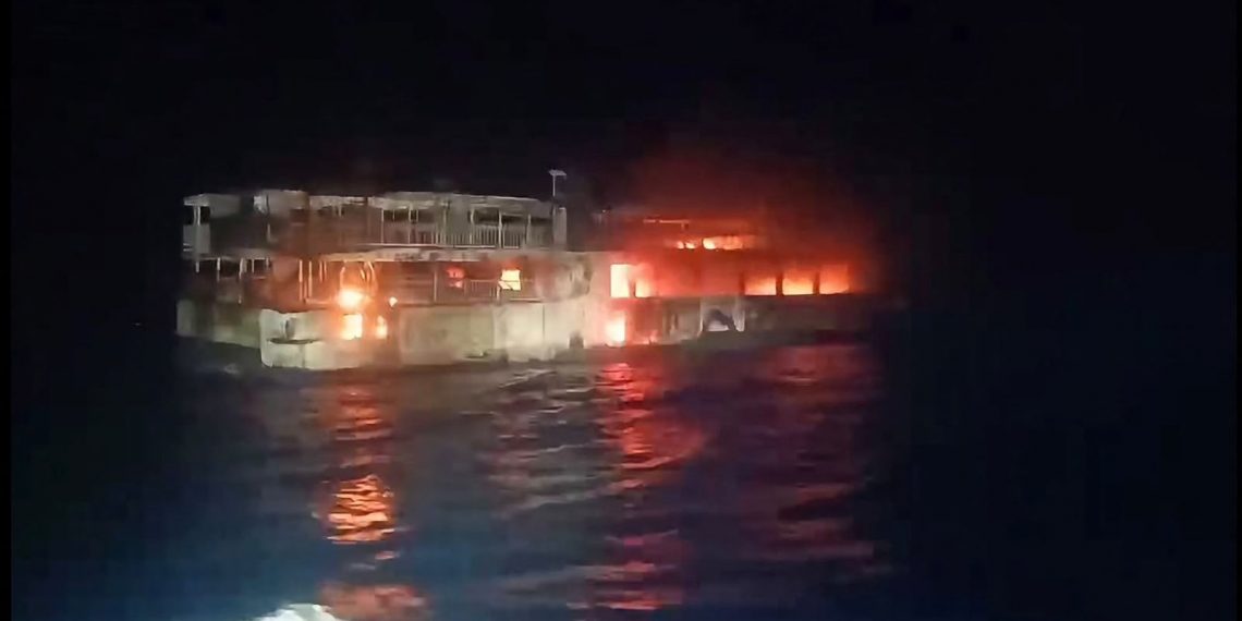 Kapal feri M/V June Aster terbakar di lepas pantai Palawan, Filipina, menewaskan lima orang dan membuat puluhan penumpang masih hilang.