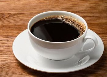 Minum kopi setiap hari ternyata bisa memberikan manfaat jika dikonsumsi dalam batas aman. Kenali dosis kafein dan dampaknya bagi tubuh.