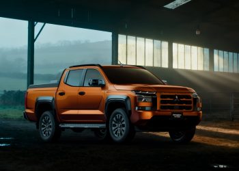 Mitsubishi kembali memasarkan L200 di Eropa dan Inggris setelah lima tahun absen, dengan mesin diesel biturbo 2,4 liter dan pilihan 4WD.
