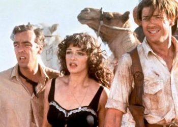 Brendan Fraser dan Rachel Weisz kembali terlihat bersama di lokasi syuting The Mummy 4, menandai reuni mereka sebagai Rick O'Connell dan Evelyn Carnahan.