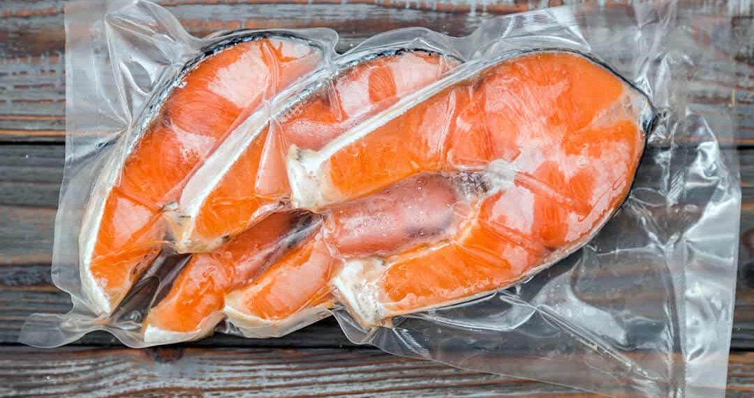 Buruk untuk Kesehatan, Ini Kesalahan Berbahaya saat Mencairkan Ikan Beku Kemasan