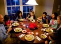 Makan Bareng Ternyata Punya Efek Bikin Hidup Lebih Bahagia