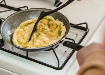 Memasak Telur - pexels/Annushka Ahuja