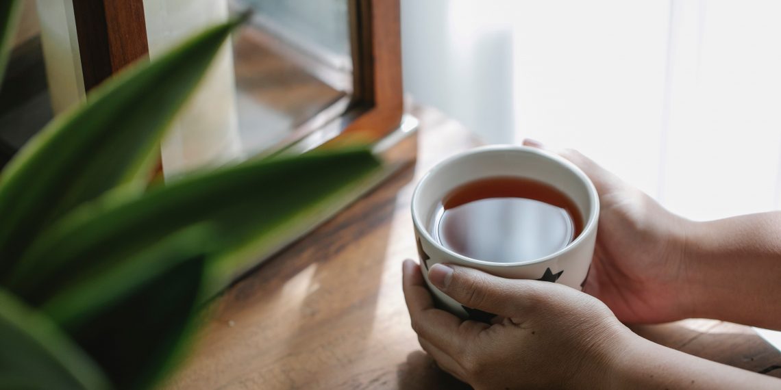 Minum Teh - pexels/Charlotte May