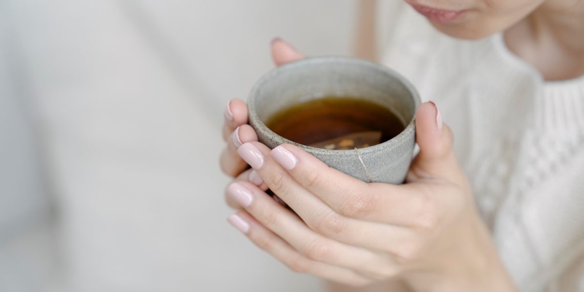 Minum Teh - pexels/John Diez