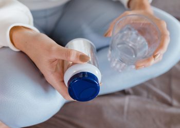 Minum Suplemen - pexels/Jonathan Borba