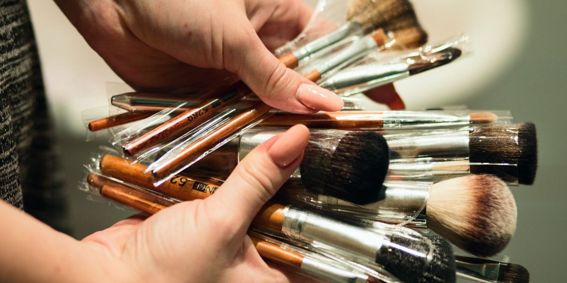Kuas Makeup - pexels/EVG Kowalievska