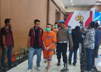 Polisi Bongkar Modus 3 WNA China Rekrut Warga Sidoarjo untuk Scamming