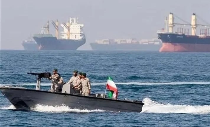 Konflik Memanas, Iran Larang Kapal Militer AS Masuk Teluk Persia
