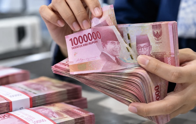 Rupiah Lanjut Melemah, Dolar AS Tembus Rp18.156 pada Selasa Sore