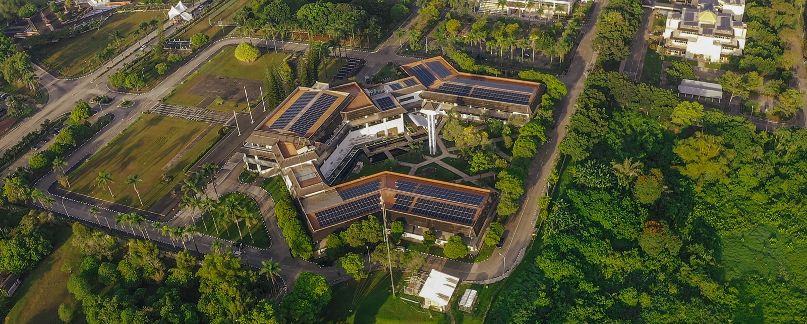 Dukung Dekarbonisasi, PLTS Atap Pupuk Kaltim Raih ASEAN Energy Awards 2026