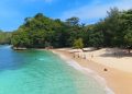Pantai Tiga Warna Malang, Laut Cantik yang Wajib Dijaga