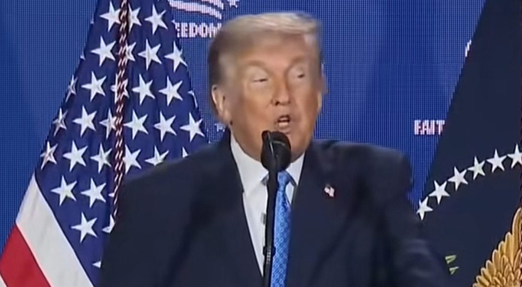 Trump Diam-diam Minta Militer AS Siapkan Serangan ke Iran
