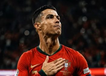 Cristiano Ronaldo Bandingkan Diri dengan Pele-Maradona, Carragher Bereaksi