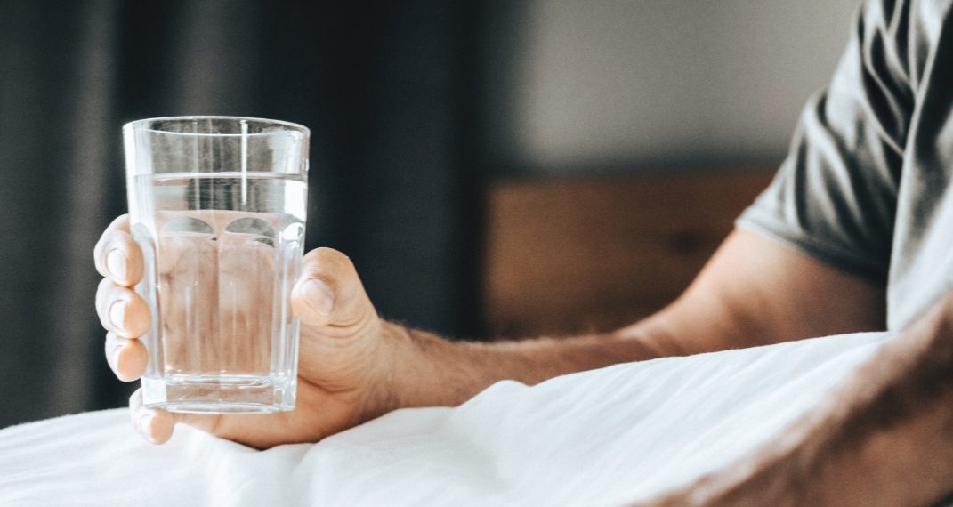 Kenapa Bangun Tidur Terasa Haus? Ini Hubungannya dengan Gula Darah