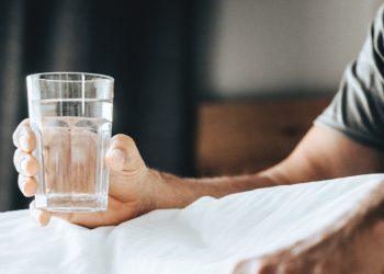 Kenapa Bangun Tidur Terasa Haus? Ini Hubungannya dengan Gula Darah