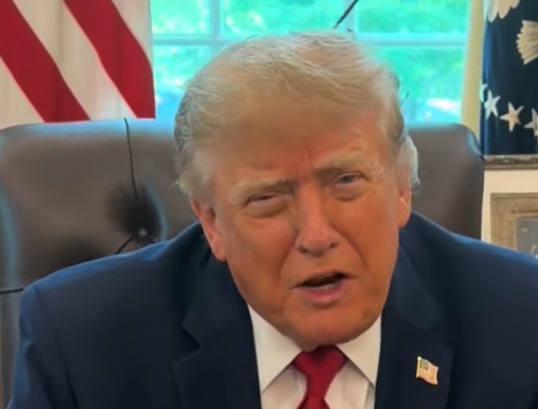 Prancis Dilanda Kerusuhan, Trump Sebut Imigrasi Hancurkan Negara