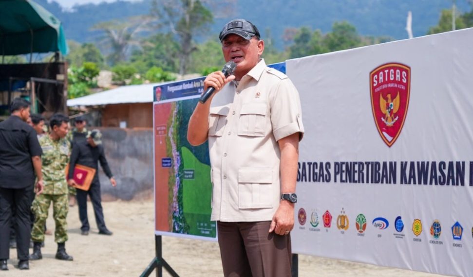 Sjafrie Pimpin Operasi Penertiban Tambang Emas di Nabire