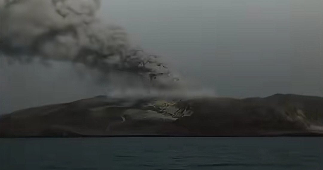 Anak Krakatau Erupsi Tiga Kali, Ahli Jelaskan Hal yang Perlu Diwaspadai