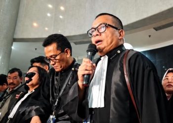 Bahas Polemik Ijazah Gibran, Denny Indrayana Temui Elite PDIP secara Tertutup