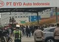 Massa Ormas Kembali Geruduk Kawasan Pabrik BYD Subang