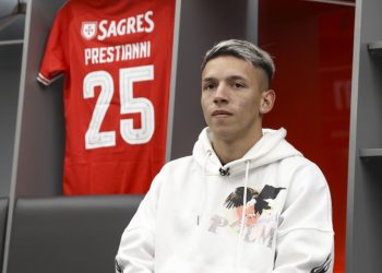 Aston Villa dan Tottenham Hotspur memantau Gianluca Prestianni, tetapi Benfica berencana memperpanjang kontrak winger Argentina tersebut.