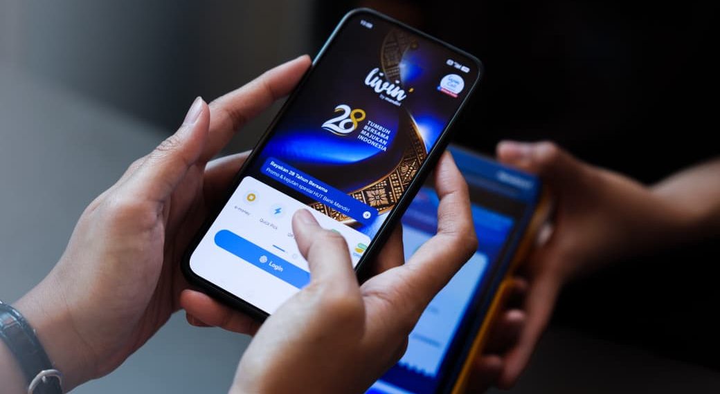 Rayakan HUT ke-28, Bank Mandiri menghadirkan promo serba 28 berupa diskon, cashback hingga Rp2,8 juta, bonus Livin’poin, dan 280 hadiah kejutan.