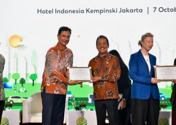 Standard Chartered dan Konservasi Indonesia membahas pembiayaan, inovasi, dan kolaborasi untuk mendorong investasi ekonomi biru Indonesia di IISF 2026.