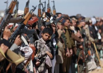 Houthi memperingatkan serangan lebih luas terhadap infrastruktur Arab Saudi jika konflik Yaman terus meningkat dan negara asing ikut terlibat.