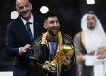 Presiden FIFA Gianni Infantino menyampaikan penghormatan kepada Lionel Messi setelah sang megabintang mengakhiri karier internasional bersama Argentina.