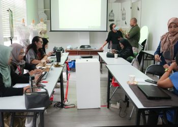 PT Pelindo Sinergi Lokaseva membekali enam UMK fashion binaan melalui FASH-UP LOCAL untuk memperkuat desain, inovasi produk, dan identitas merek.