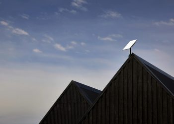 SpaceX mengakuisisi spektrum 800 MHz untuk memperkuat Starlink Mobile dan memperluas konektivitas seluler di Amerika Serikat, termasuk wilayah terpencil.
