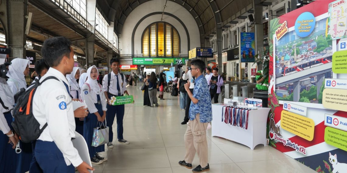 CRRC Sifang menggelar kompetisi menggambar dan fotografi bertema Satu Jalur, Sejuta Cerita untuk mengangkat kisah perjalanan Commuter Line.