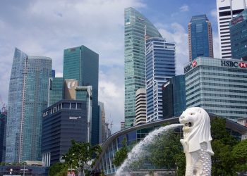 Singapura siap membantu Indonesia mengatasi karhutla dan dampak kabut asap, sekaligus mendorong kerja sama regional untuk melindungi kesehatan masyarakat.