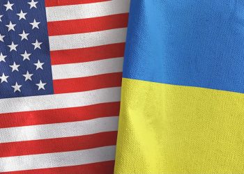 Volodymyr Zelensky mengancam melanjutkan serangan ke kilang minyak Rusia setelah Ukraina menuding AS membatasi dukungan intelijen dan akses Starlink.